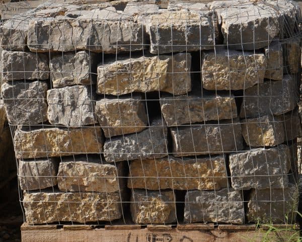 Black Guillotine Limestone Ashlar - Image 2
